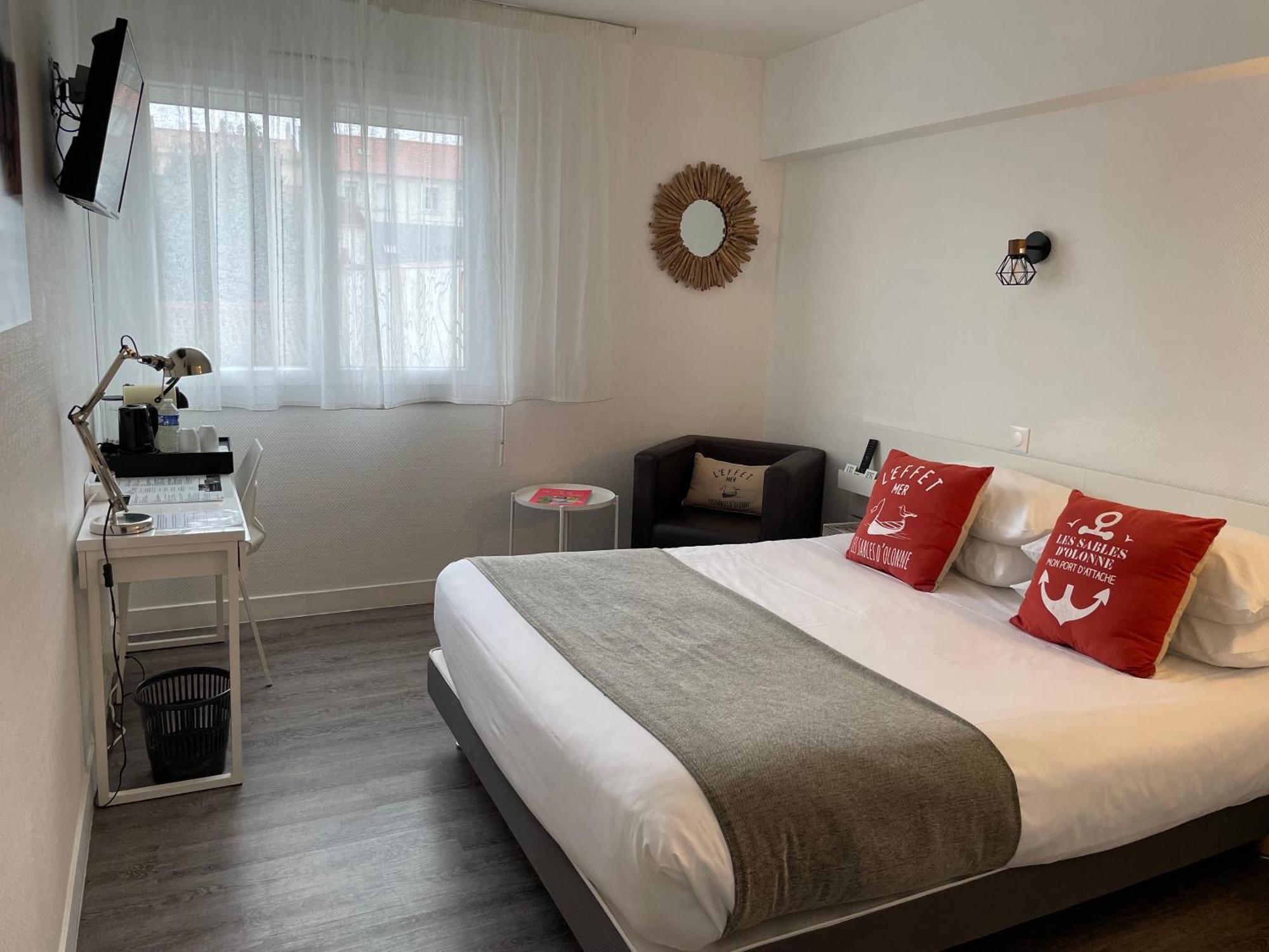 Cit'Hotel Le Chene Vert Les Sables-d'Olonne Bagian luar foto