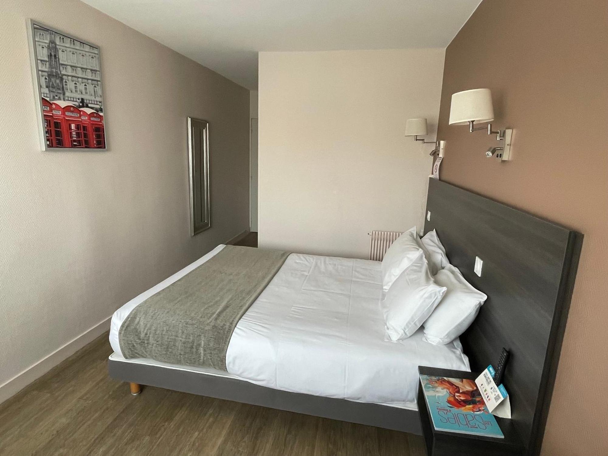 Cit'Hotel Le Chene Vert Les Sables-d'Olonne Bagian luar foto